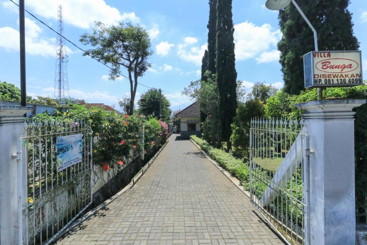 Villa Bunga Malang Esterno foto