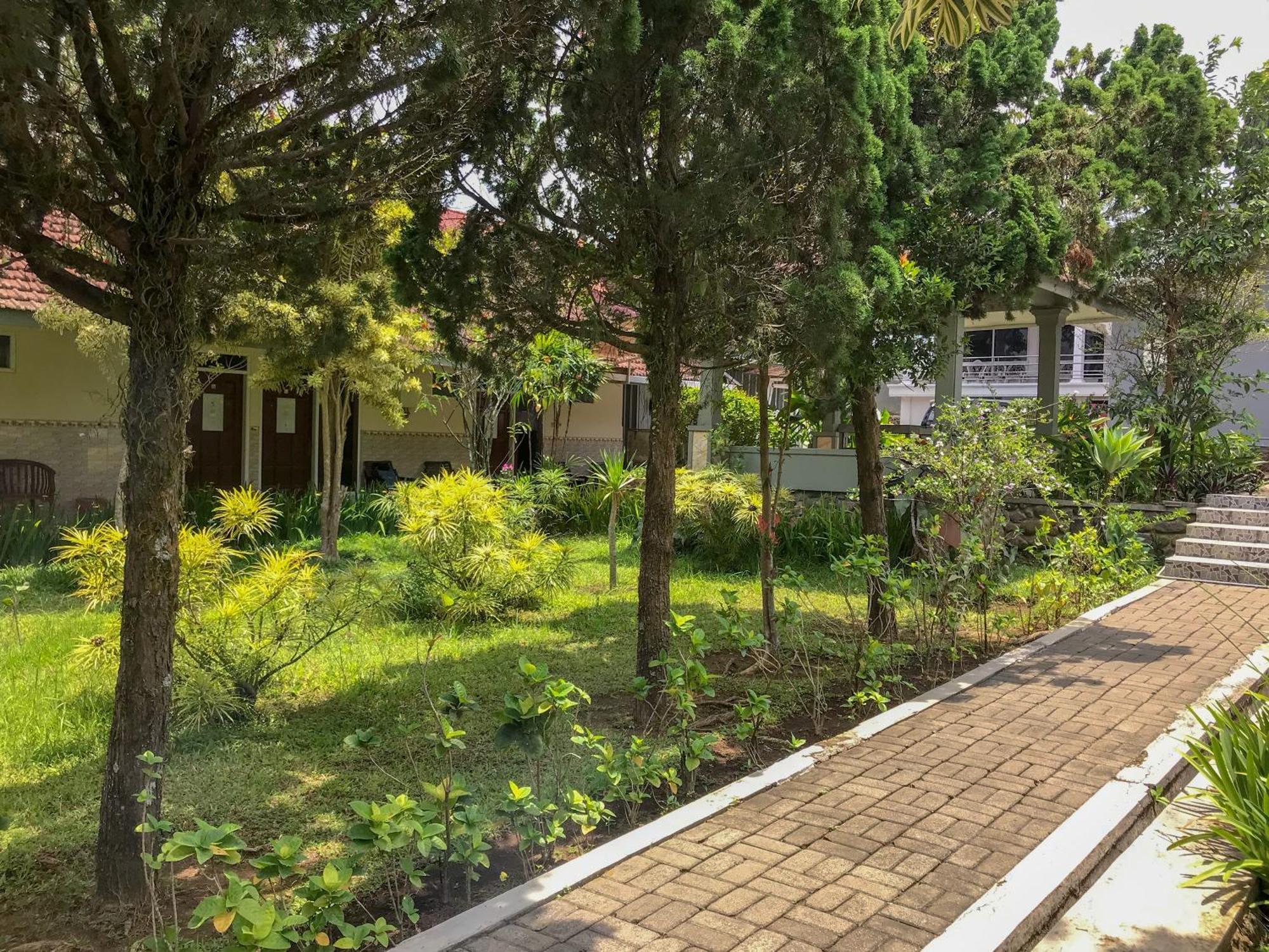 Villa Bunga Malang Esterno foto