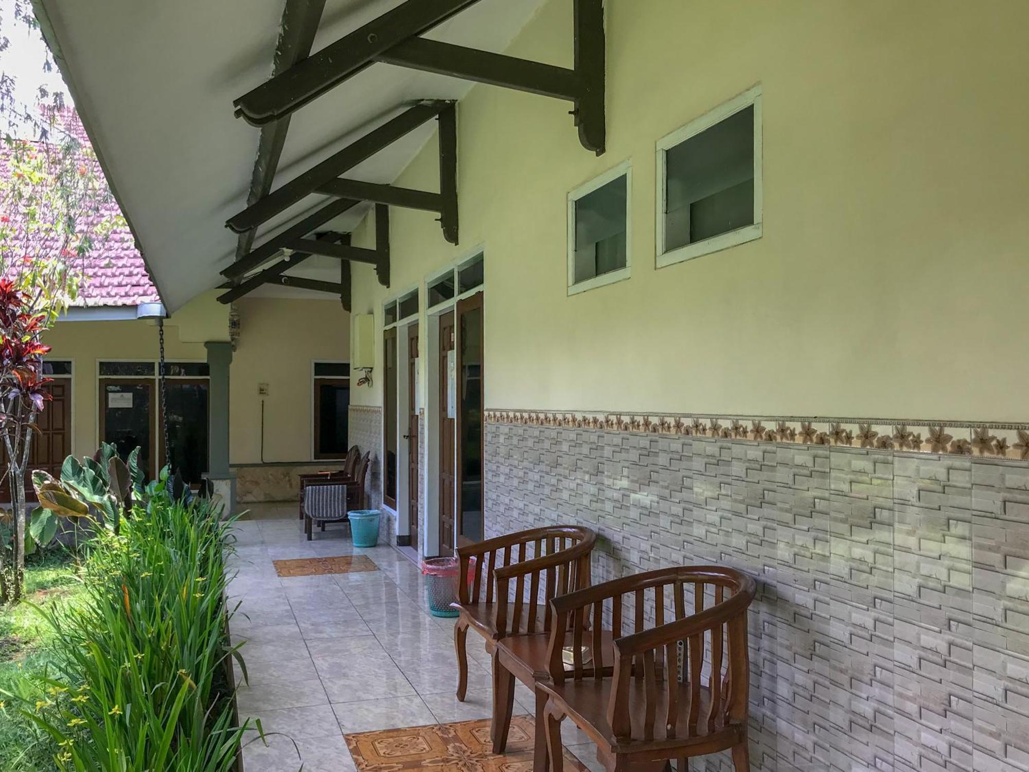 Villa Bunga Malang Esterno foto